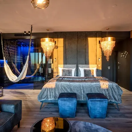 Hüttenhof - Wellnesshotel&luxus-bergchalets - Adults Only Hotel 4*