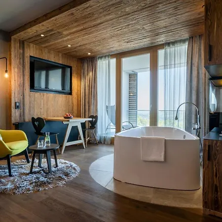 Hotel Hüttenhof - Wellnesshotel&luxus-bergchalets - Adults Only