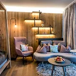Hotel Huettenhof - Wellnesshotel & Luxus-bergchalets - Adults Only 4*