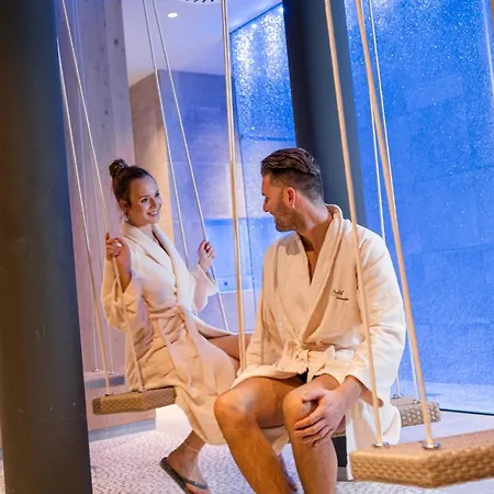Huettenhof - Wellnesshotel & Luxus-bergchalets - Adults Only Otel 4*
