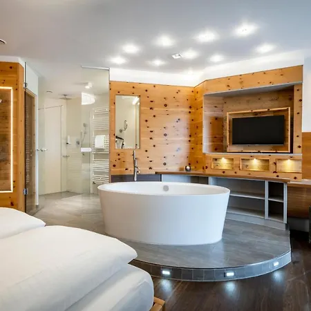 Hotel Huettenhof - Wellnesshotel & Luxus-bergchalets - Adults Only 4*