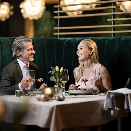 Huettenhof - Wellnesshotel & Luxus-bergchalets - Adults Only Hotel