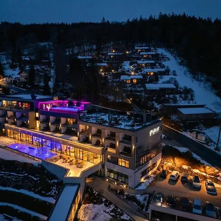 Huettenhof - Wellnesshotel & Luxus-bergchalets - Adults Only מלון