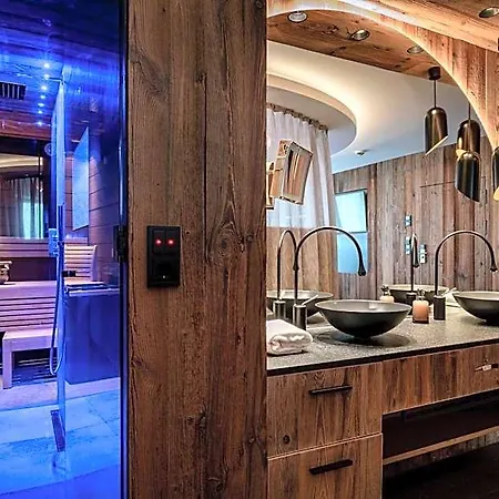 Huettenhof - Wellnesshotel & Luxus-bergchalets - Adults Only Hotel 4*